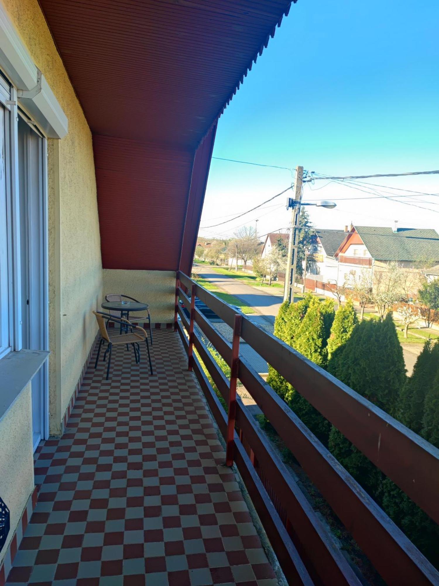 Szaffi Apartman Хайдусобосло Экстерьер фото